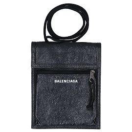Balenciaga Explorer Pouch Arena Schultertasche aus Lammleder Schwarz
