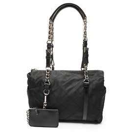 Prada Nylon gesteppte Schultertasche mit Kette Schwarz