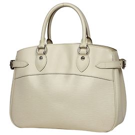 Louis Vuitton Passy PM Epi Handtasche in Elfenbein Roh Aus weiß