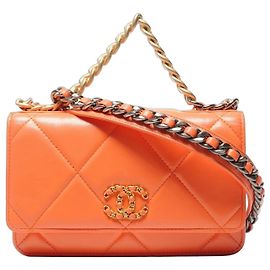 Bolsa de ombro matelassê Chanel 19 com corrente Laranja