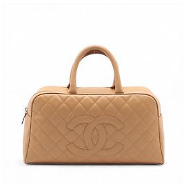 Bolsa de mão bowling Matelassé Chanel em bege Bege