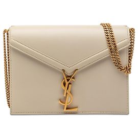 Bolso Monogram Cassandra de piel de ternera lisa marrón de Saint Laurent Castaño Beige