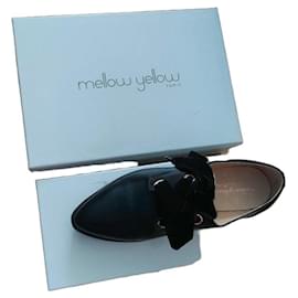 Mellow Yellow Eclipse Black Flats Black