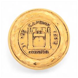 Runde Cambon Brosche in Gold von Chanel Golden