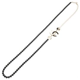 Colar de Pérolas Coco Mark A23C da CHANEL Preto