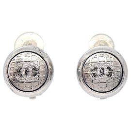 Chanel Vintage CC Round Clip-On Metal Small Plata