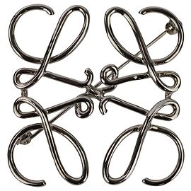 Spilla Anagram LOEWE in argento Argento