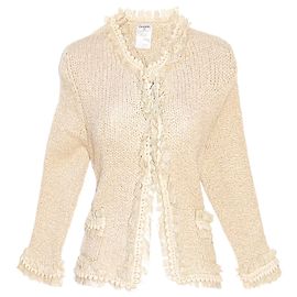 Vintage beige Chanel Strickjacke.