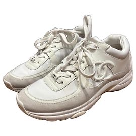 Baskets en cuir et daim blanc Chanel Blanc