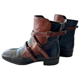 Botas de tornozelo de couro preto e marrom com fivela Prada Marrom Preto
