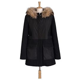 Manteau noir Maje avec capuche en fourrure Noir