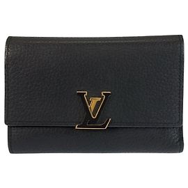Cartera Capucines Compacta Louis Vuitton Negro Rosa