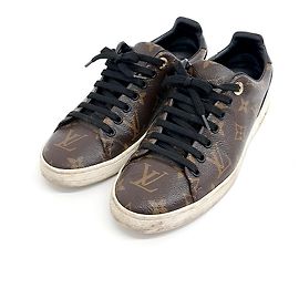 Louis Vuitton Monogram Sneakers Multiple colors