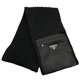 Prada Cachecol de lã com bolso em Re-Nylon e patch de logo triangular - Venda Preto