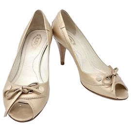 Décolleté con punta aperta Tod's in pelle beige Marrone