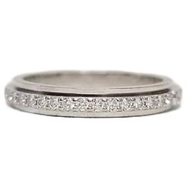 Piaget White Gold Diamond Possession Ring Silvery