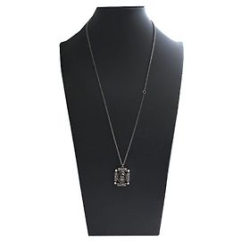 Chanel Collar de Acero con Cristal Ovalado Negro Negro