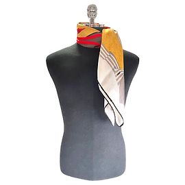 Fendi Lenço de seda amarelo e marfim em caixa de presente Branco