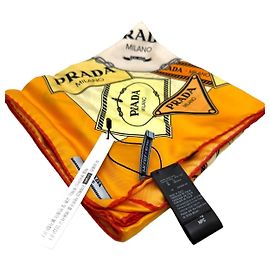 Prada Seidenschal mit Logo-Muster Mehrfarben
