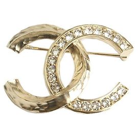 Chanel Goldfarbener Texturierter Kristall-Logo-Anstecker Golden