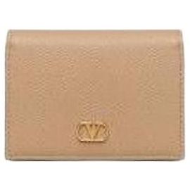 Valentino Cartera con logo de firma Castaño