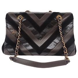 Chanel Série de sacs fourre-tout Chevron Multicolore