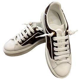 Louis Vuitton Timeout Sneakers Multiple colors