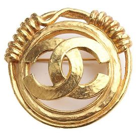 Chanel Vintage Goldplattierte Runde CC Logo Brosche Gelb