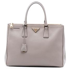 Prada Grande Tote Galleria Double Zip em Saffiano Lux Cinza Marrom