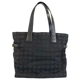 Bolsa tote da nova linha de viagem CHANEL Preto