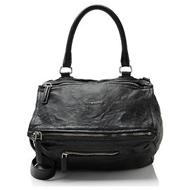 Givenchy Pandora Schultertasche Medium aus Ziegenleder Schwarz