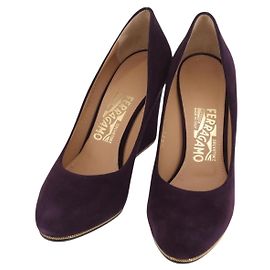 Pumps en Suède Salvatore Ferragamo Taille 7 Violet Auth am10858V Violet