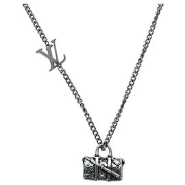 LOUIS VUITTON Collana Keepall metallo Argento M00914 LV Auth 166997SAM Argento