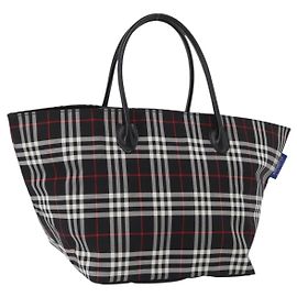 Bolsa de mão Burberrys Nova Check Blue Label em nylon preto e prata Auth fm5217 Preto Prata