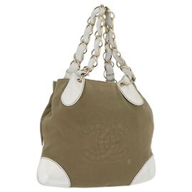 Chanel Bolsa Tote de Cadeia em Lona Bege Dourado CC Auth mr2009 Bege Dourado