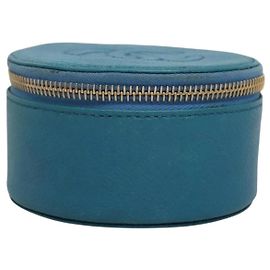 Caixa de joias Chanel em pele de caviar azul com logo CC em ouro Azul