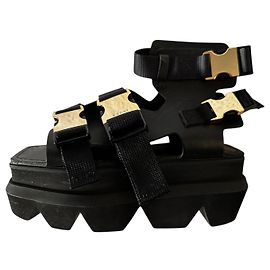 Sandales Sacai avec boucles dorées Noir