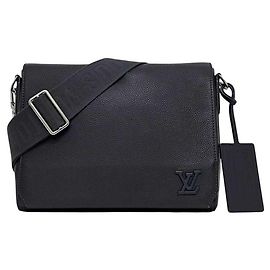 Louis Vuitton Navy Leather Shoulder Bag Navy blue