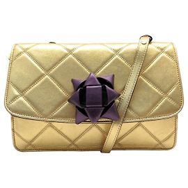 BOLSA DE OMBRO MATELASSÊ MARC JACOBS QUILTED TROUBLE PARTY BOW Dourado
