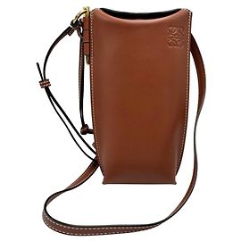 Bolsa de Ombro Loewe Gate Pocket em Couro Marrom Marrom