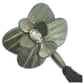 Autre Marque Spilla con lunghe nappe Verde