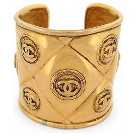 VINTAGE BRACELET CHANEL MANCHETTE OUVERTE MATELASSEE LOGO CC 18 CM DORE BANGLE Doré