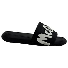 Infradito con logo graffiti Alexander McQueen in gomma nera Nero