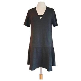 Graues Sommerkleid mit V-Ausschnitt Comptoir Des Cotonniers Grau
