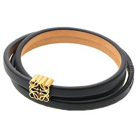 Pulseira de couro LOEWE Anagram Twist Bangle em pele de bezerro preta Preto