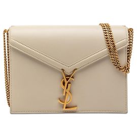 Bolsa de Ombro Cassandra YSL Logo com Corrente Saint Laurent Cru