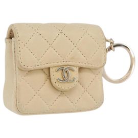 CHANEL Bolsa Matelassê em Couro de Cordeiro Bege Ouro CC Auth BA10922 Bege Dourado