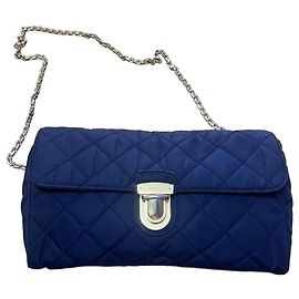 Bolsa de ombro de nylon acolchoado com corrente Prada Azul escuro