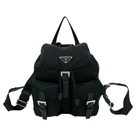 Mochila de nylon y cuero con logo triangular de Prada Negro