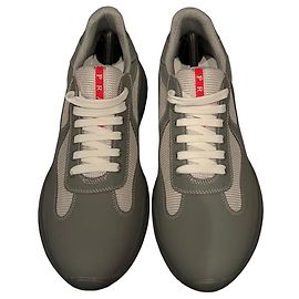 Prada Sneakers Grau Leder Mesh Grau